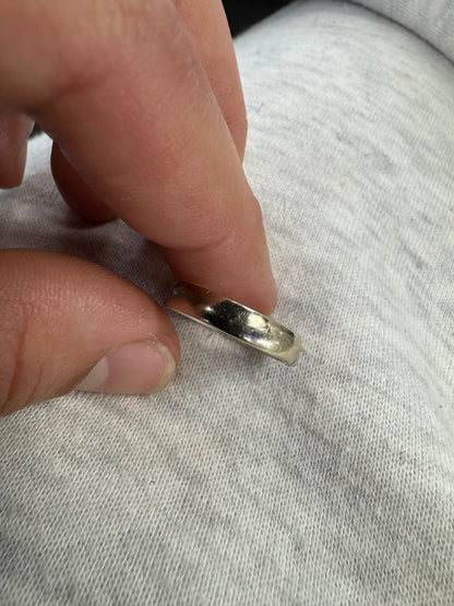 DIAMOND SETTING FOR 18KWG BAND (half way)