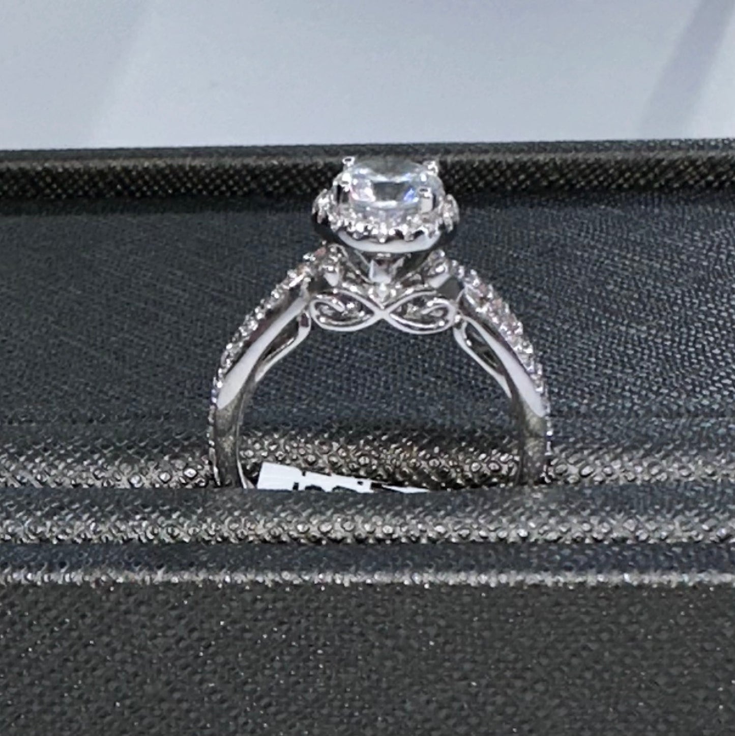 1.5ct Diamond Engagement Ring (with halo)