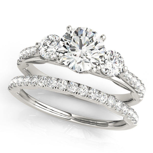 Engagement Rings 3 Stone Round